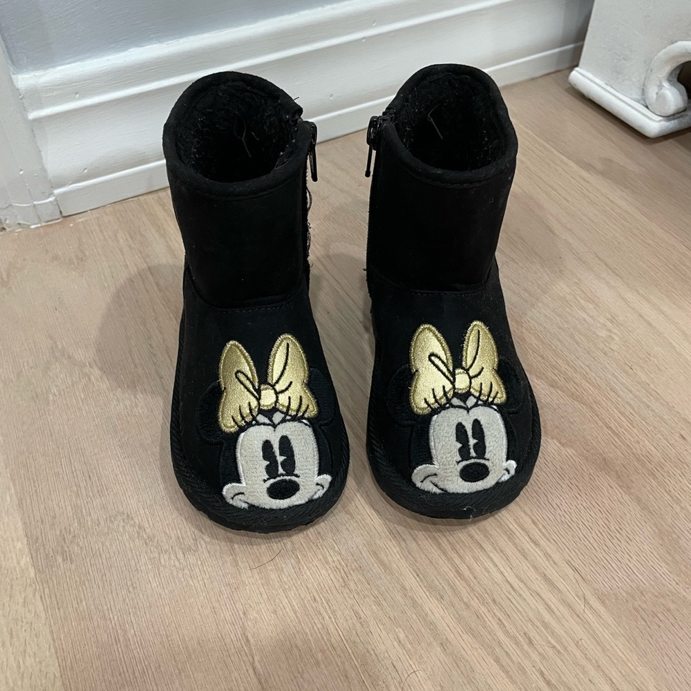 Gap x Disney Minnie Mouse Boots